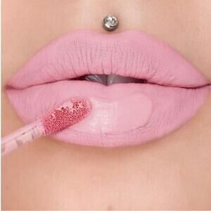 NWT Jeffree Star Cosmetics Velour Liquid Lipstick in “Oh My God” pastel pink